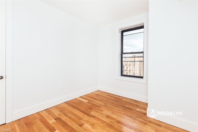 Building Photo - 1 br, 1 bath  - 115 S 2nd St