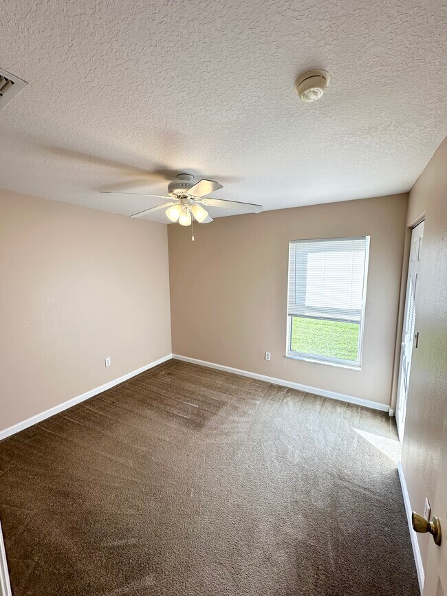 Foto del edificio - 23 Eton Ln