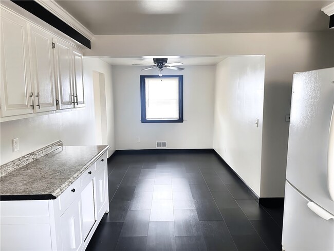 Foto del edificio - 115 Burben Way