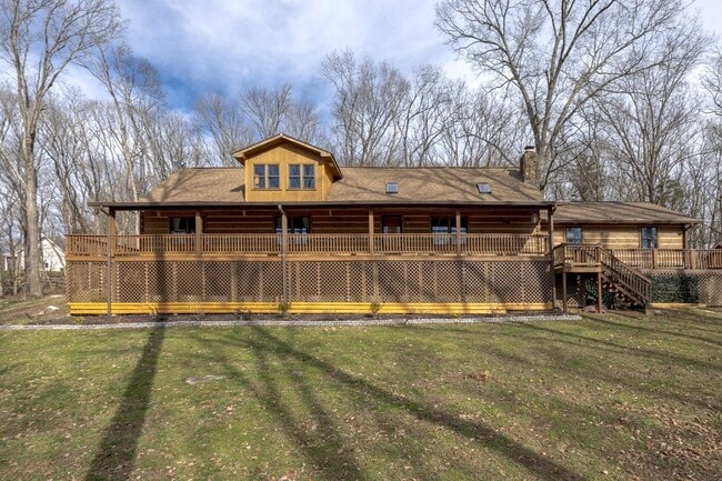 Building Photo - 1762 Burke Hollow Rd
