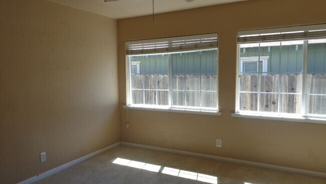 Foto del edificio - Nice 2-Bedroom House