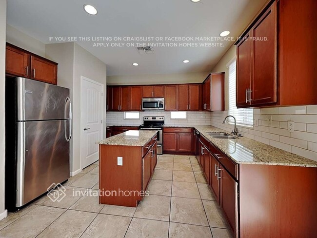 Building Photo - 1507 S Colt Dr