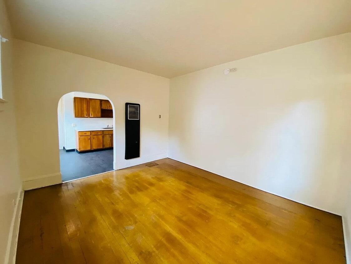 Photo - 830 SE Belmont St - 830 Belmont