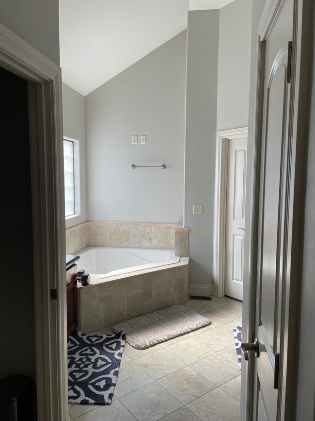 Building Photo - 6112 Blue Nile Dr