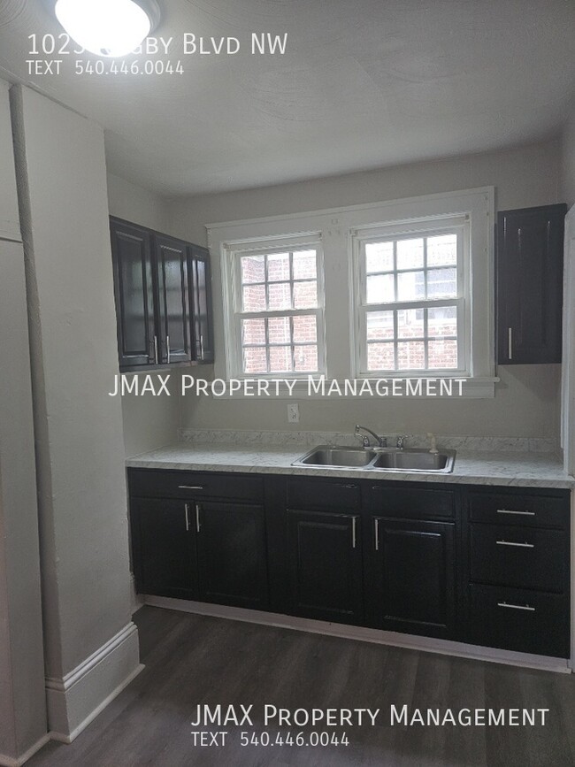 Building Photo - 1023 Rugby Blvd NW