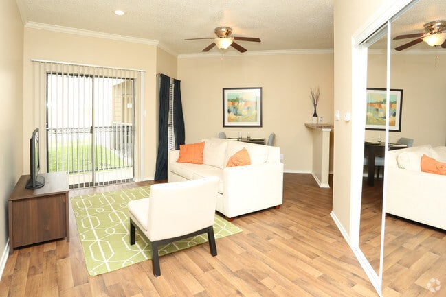 Interior Photo - Georgetown Park