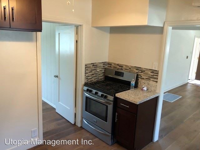 Building Photo - 3 br, 2 bath House - 818 East 83rd Street