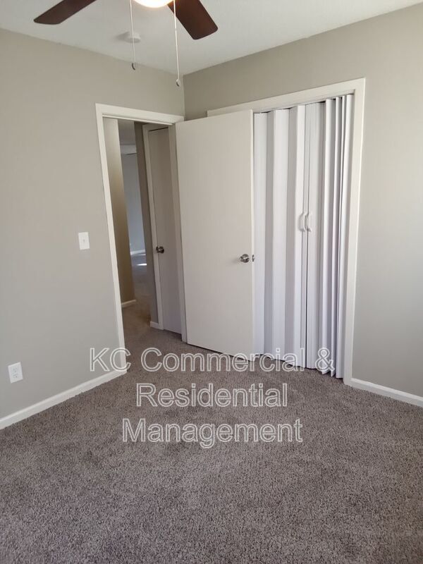 Foto del edificio - 5042 N Topping Ave