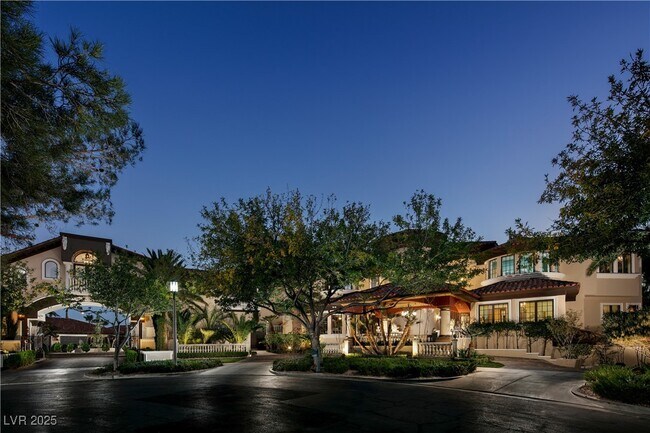 Foto del edificio - 8801 Palm Greens Ct