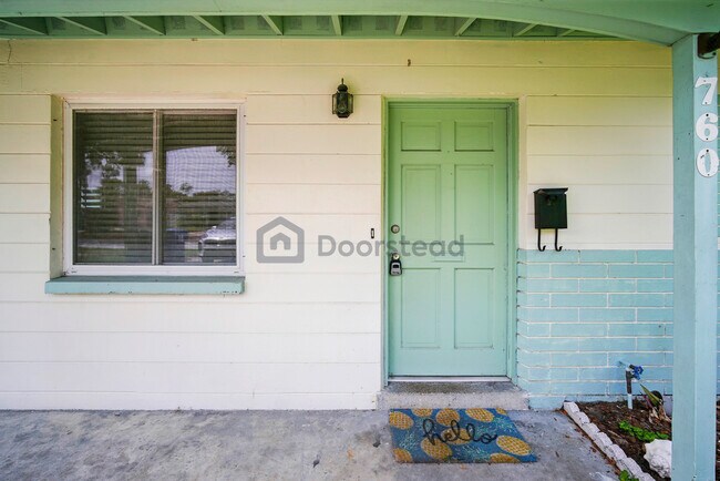 Foto del edificio - 760 86th Ave N