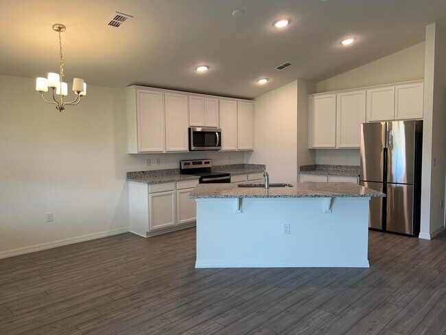 Building Photo - 1194 Dania Cir