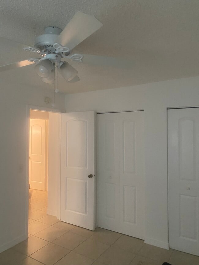 Foto del edificio - 9299 Silverthorne Dr