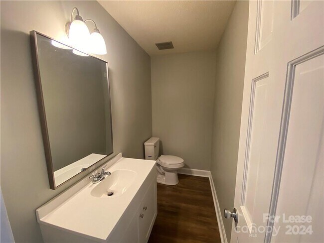 Foto del edificio - 175 17th St NW