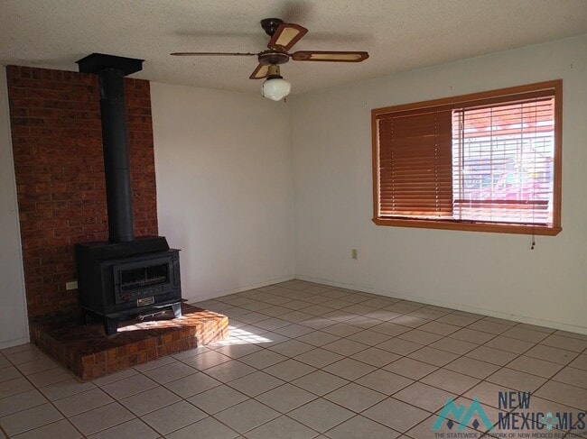 Building Photo - 1910 S Platinum Ave