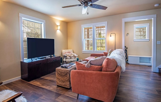 Foto del edificio - Cozy 2 Bed/1.5 Bath Home - Great Location ...