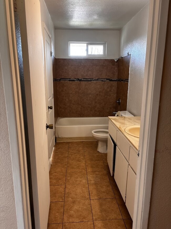 Foto del edificio - 1395 McQuesten Dr