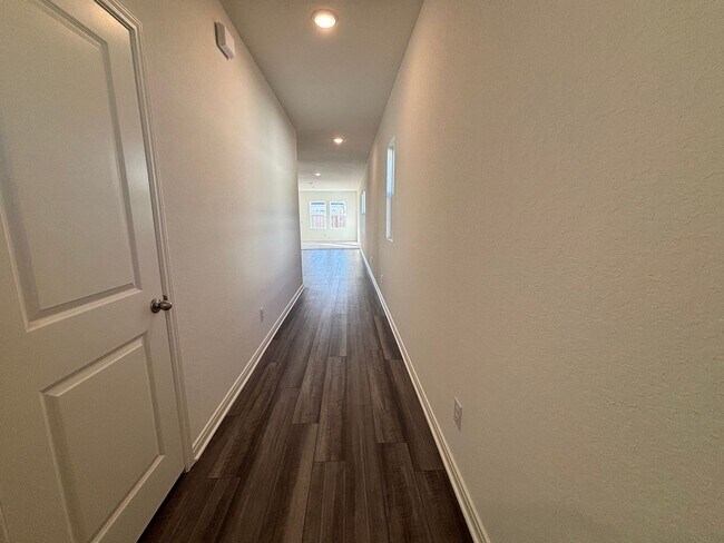 Foto del edificio - **$1625/Month Far West San Antonio***