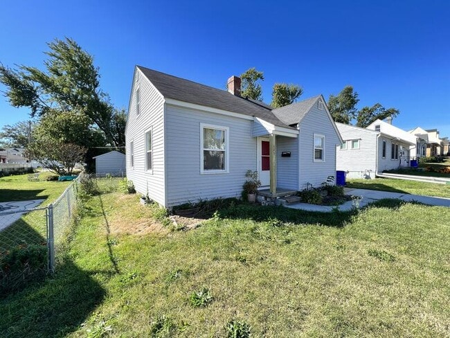 Building Photo - 125 38th St NE