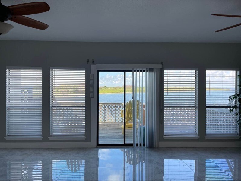 Foto del edificio - Fully Furnished Island Condo