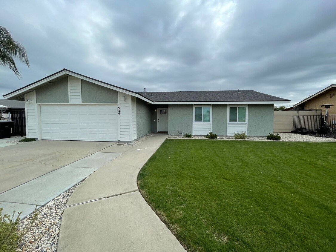 Charming Home in Northside Visalia! House Rental in Visalia, CA