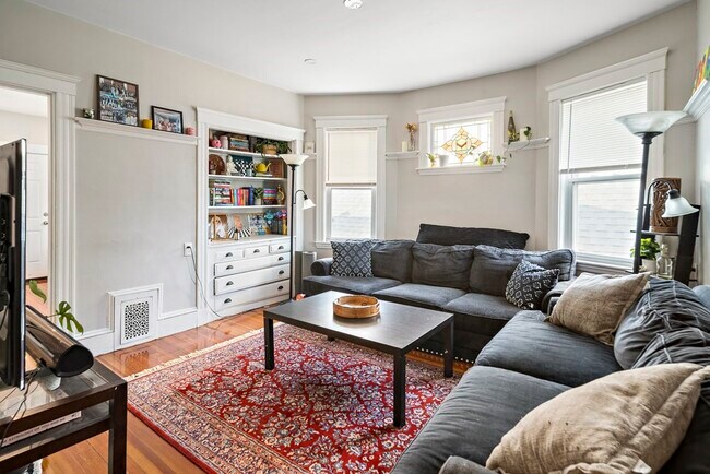 Building Photo - 39 Edison Green