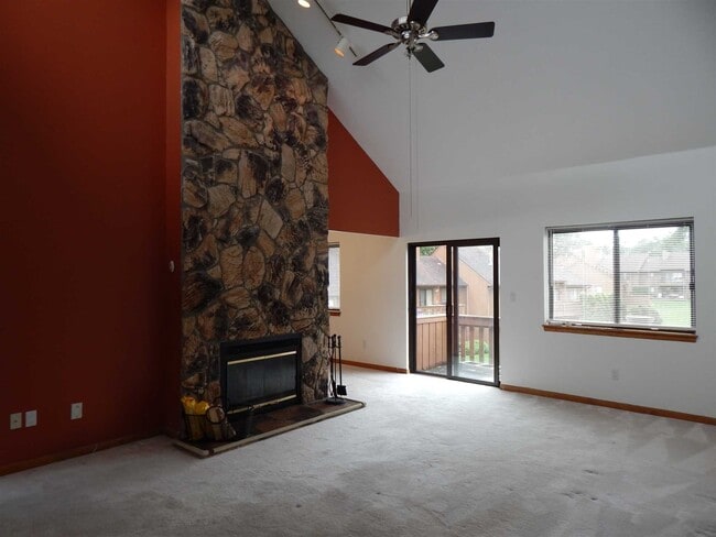 Building Photo - 122 Panorama Dr
