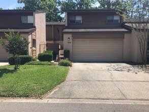 Building Photo - 1539 N Carolwood Blvd