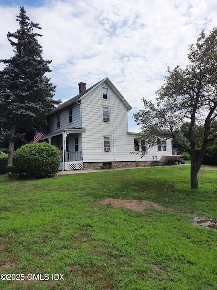Building Photo - 55 Valley Rd