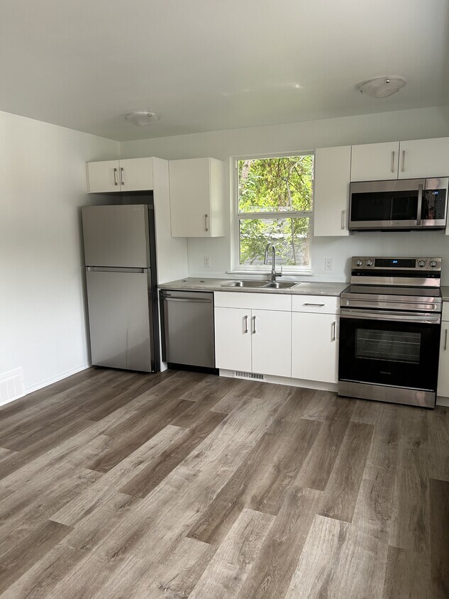 Primary Photo - 11820-11861 61 St NW