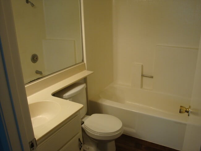 Building Photo - Single family home in Creekside