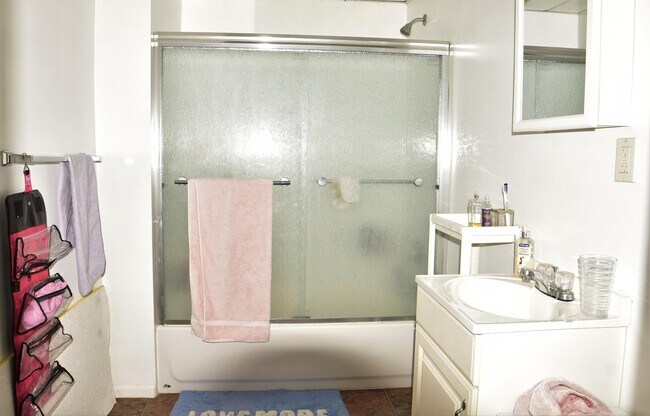 Foto del edificio - 221 Atwood St