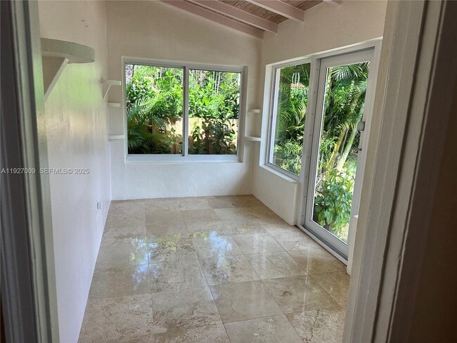 Building Photo - 203 NE 86th St