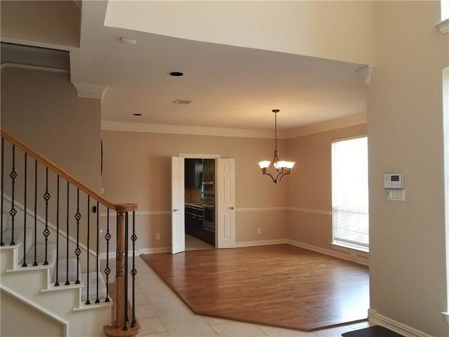 Building Photo - 4400 Barnsley Dr