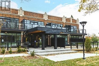 Building Photo - 555 Sanatorium Rd