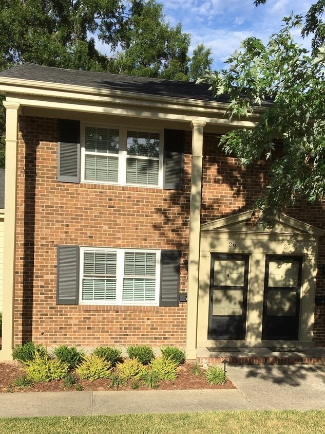 Photo - 1002 Willow Dr (Chapel Hill, NC)