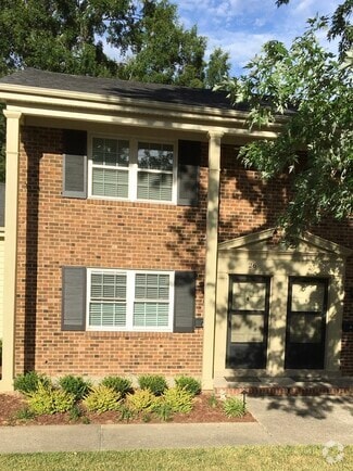 Building Photo - 1002 Willow Dr