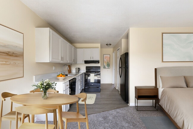 Building Photo - Straight Creek Apartments