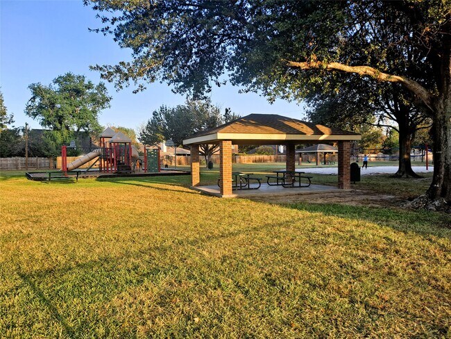 Building Photo - 7226 Thicket Trail Dr