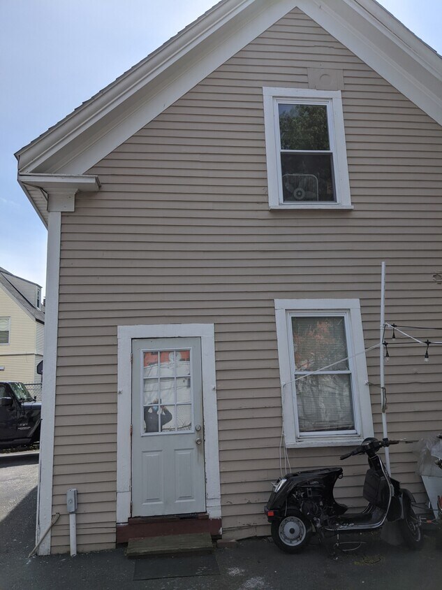 11 Reedsdale St Unit Garage 2 levels storag