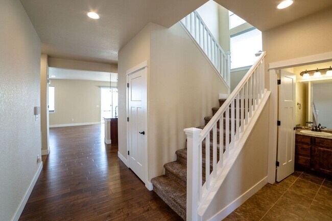 Building Photo - Bright & Spacious 3 Bed + Loft | 3-Car Garage  in Fort Collins