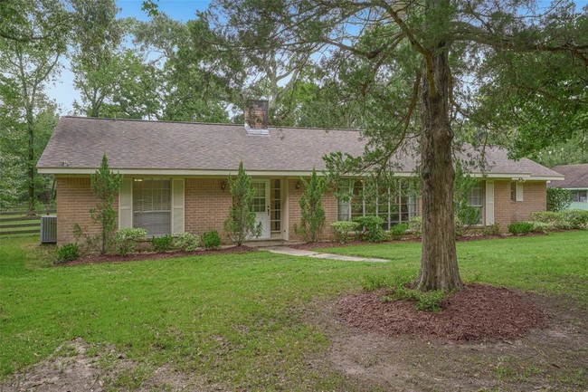 Building Photo - 9315 Shady Ln