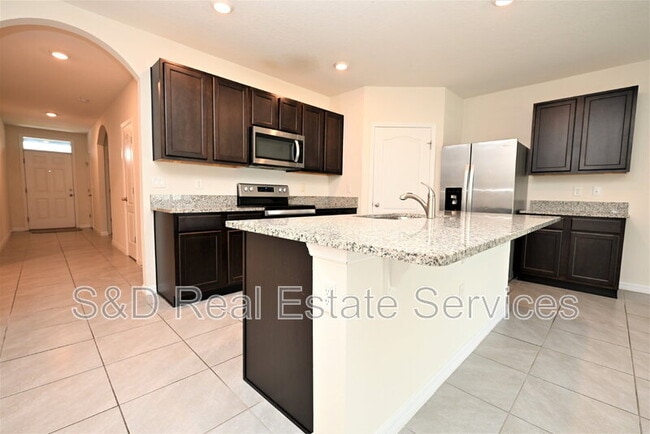 Building Photo - 2548 Ryland Falls Dr