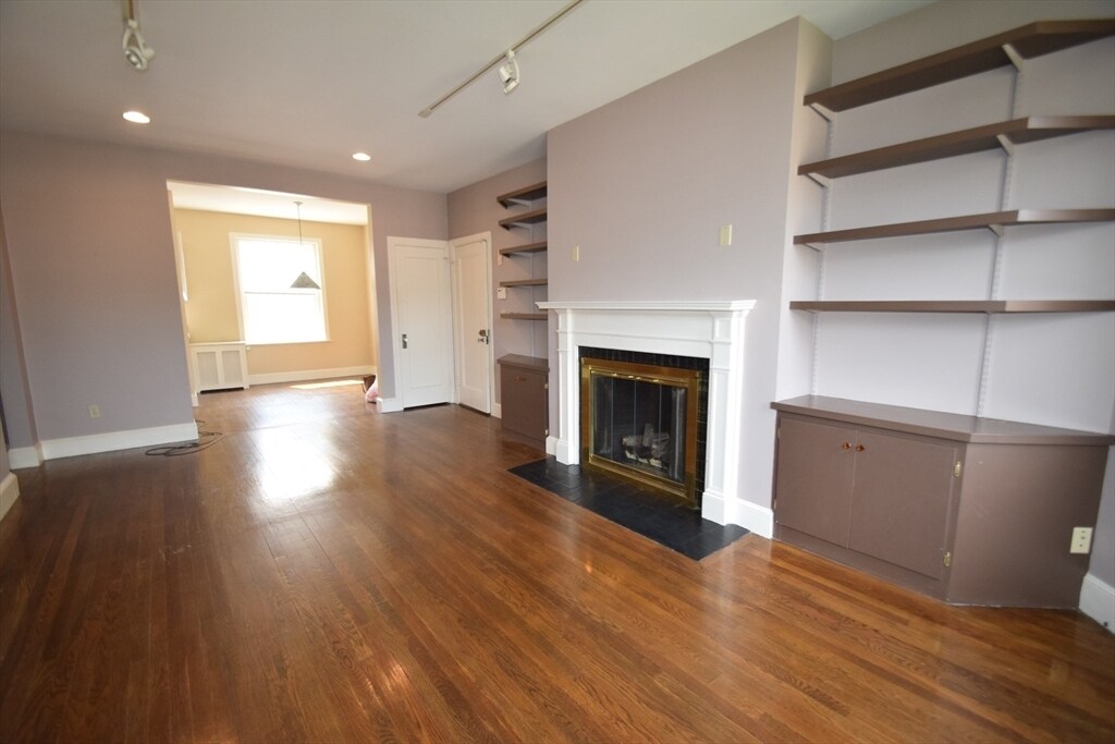 Primary Photo - 141 Beaconsfield Rd