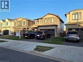 Building Photo - 107 Starfire Cres