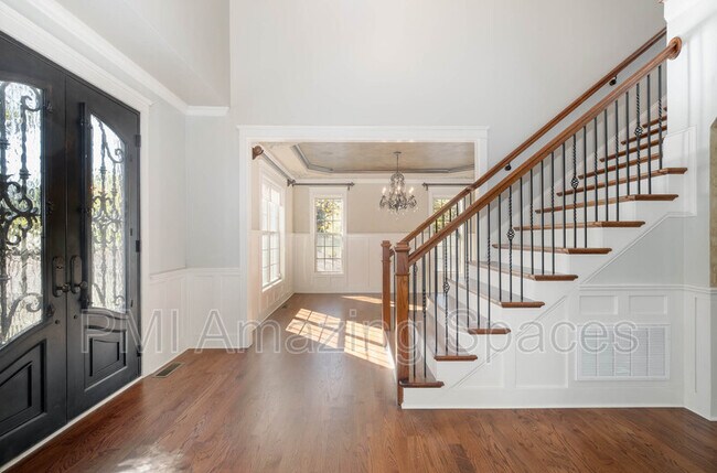 Building Photo - 426 Foxglove Ln