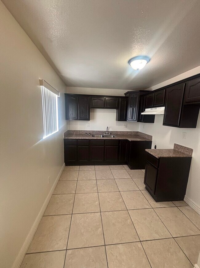 Foto del edificio - 325 E 60th St