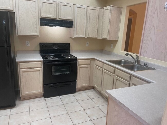 Building Photo - 13225 W Desert Ln