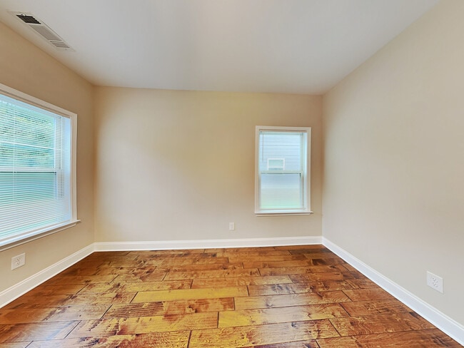 Foto del edificio - 513 Kirkland Dr