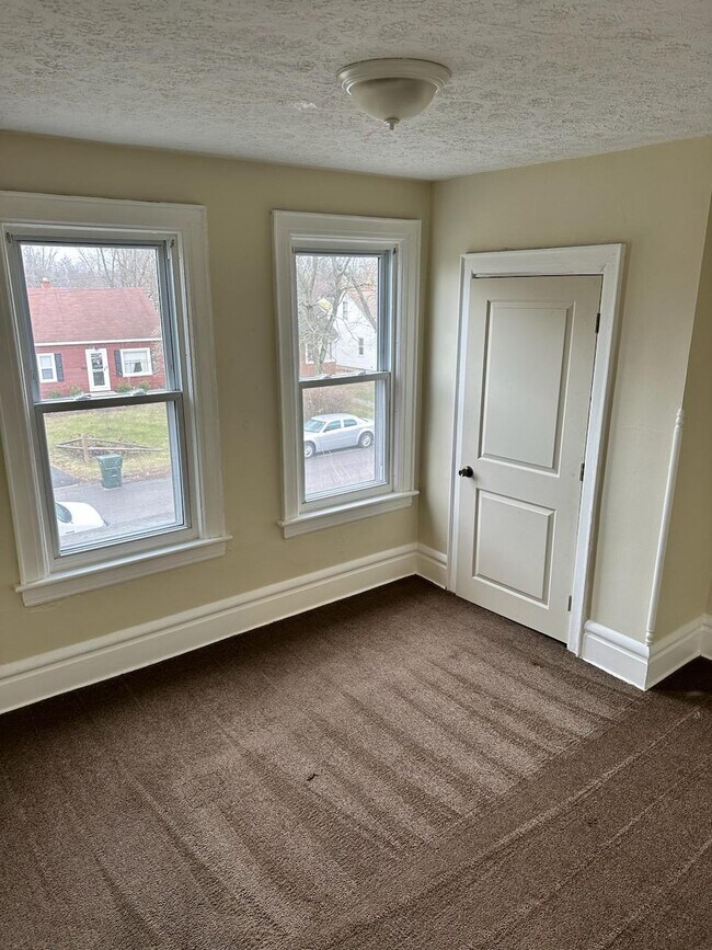 Foto del edificio - 821 Elizabeth Ave