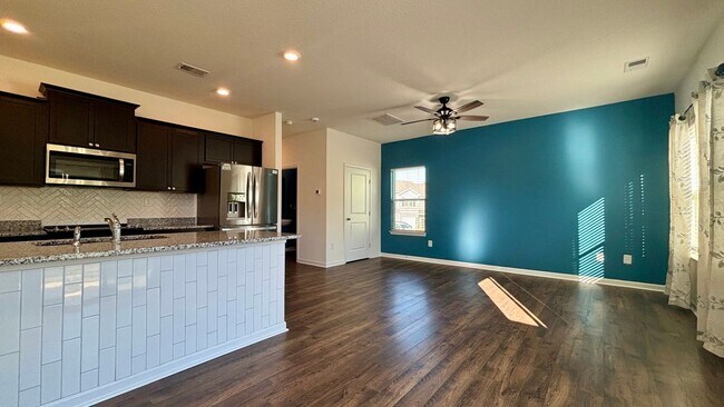 Foto del edificio - 333 Emma Victoria Wy